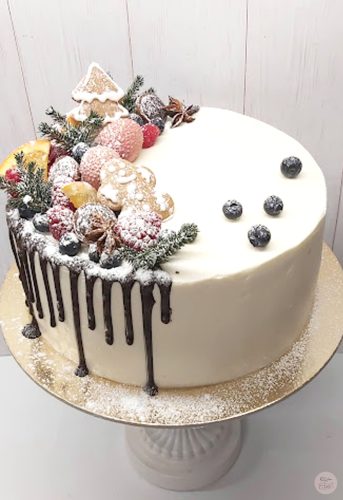 Karácsonyi gyümölcs-mézeskalács dekoros torta