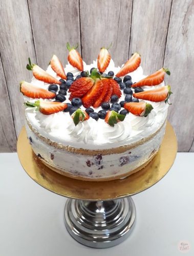 "Tejszínhabos-Gyümölcs dekor" torta