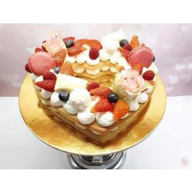 Szív formájú fehér csokoládés  Linzer torta